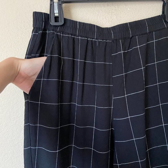 Marine Layer Allison Pant in Black Windowpane Contemporary Minimalist - Picture 5 of 11